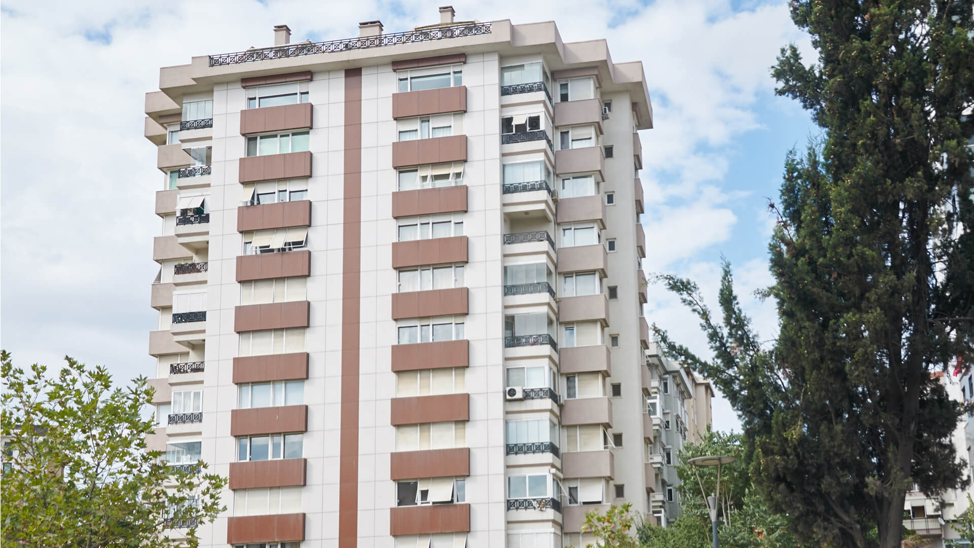 Hayat Apartmanı