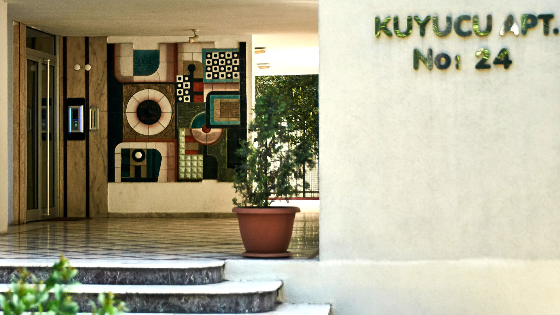 Kuyucu Apartmanı
